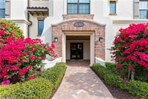 16391 Viansa Way 101, Naples