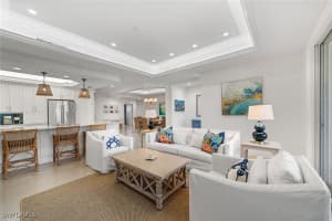 411 6th St S 202, Naples