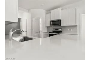 209 Se 26th Ter, Cape Coral