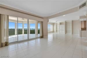 4811 Island Pond Ct 402, Bonita Springs