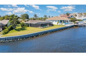 1750 Sandy Cir, Cape Coral
