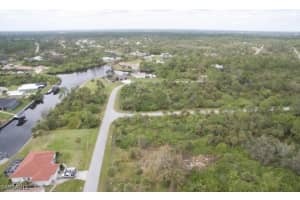 1310 Braklet Ter, Port Charlotte