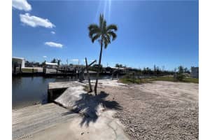 5157 Flamingo Dr, St James City