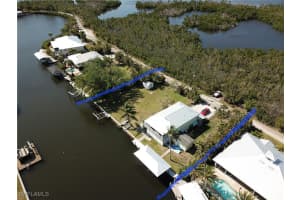 8069 Judge Bean Rd, Bokeelia