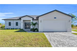 109 Ne 29th St, Cape Coral