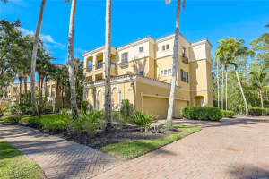 2851 Tiburon Blvd E 9-103, Naples
