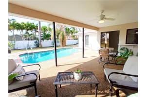 230 Sw 43rd St, Cape Coral