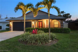 648 96th Ave N, Naples