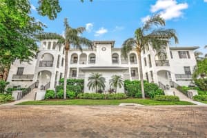 837 Sailaway Ln 204, Naples