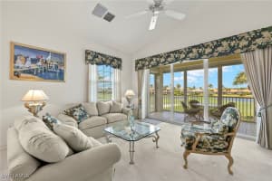6035 Trophy Dr 103, Naples