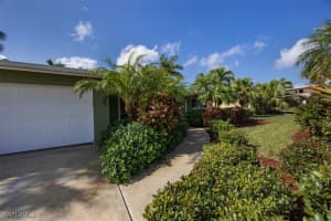 2032 Coral Point Dr, Cape Coral