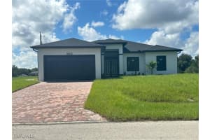 1022 Candlelight Dr, Lehigh Acres