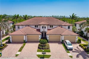 1598 Oceania Dr S 202, Naples