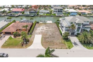 376 Heron Ave, Naples