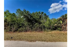 454 Westchester Dr, Lehigh Acres