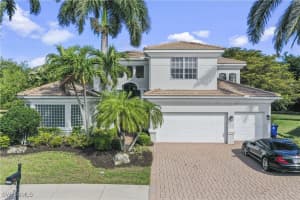 19380 La Serena Dr, Estero
