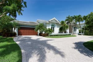 2201 Beacon Ln, Naples