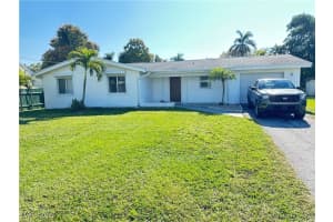 25 Estate Dr, North Fort Myers