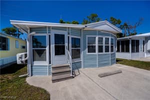 233 Caravan Cir, North Fort Myers