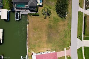 903 Juniper Ct, Marco Island