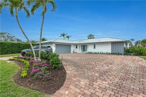 595 Wedge Dr, Naples