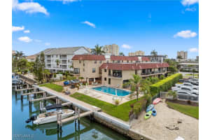 911 Huron Ct 9, Marco Island
