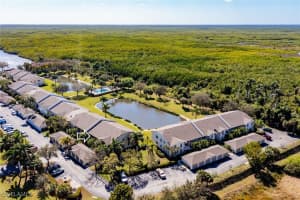 338 Newport Dr 1807, Naples