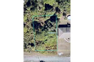 5010 Pinetree Cir, Labelle