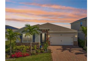 847 Stonewater Lake Ter, Cape Coral
