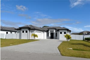 121 Nw 10th Ave, Cape Coral