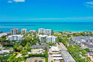 1300 Gulf Shore Blvd N 109, Naples