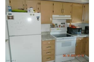 2100 Barkeley Ln 14, Fort Myers