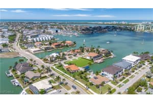 1211 Butterfly Ct, Marco Island