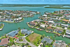 225 Geranium Ct, Marco Island