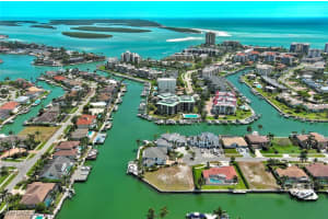 895 Banyan Ct, Marco Island