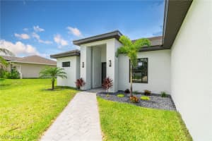 212 Sw 19th Ter, Cape Coral