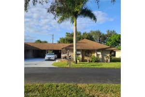 215 Oaklawn Ct, Lehigh Acres