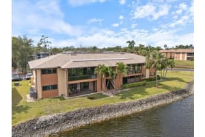 17424 Birchwood Ln 2, Fort Myers