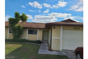 1204 Diplomat Pkwy E, Cape Coral