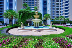 7117 Pelican Bay Blvd 1001, Naples