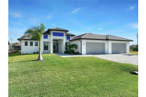 2107 Sw 39th St, Cape Coral