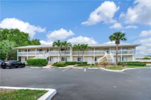 4633 Bayshore Dr M3, Naples