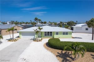 3226 Vacation Ln, St James City