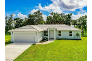 200 Cays Dr, Naples