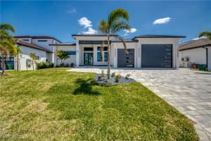 5254 Tamiami Ct, Cape Coral