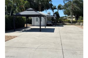 10130 Shadowood Ct, Fort Myers