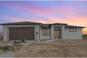 401 Nw 25th Ave, Cape Coral