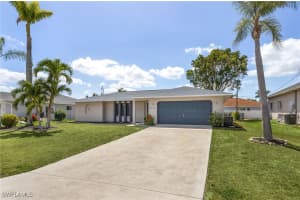 1424 Sw 49th St, Cape Coral