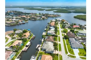 140 Starfish Ct, Marco Island