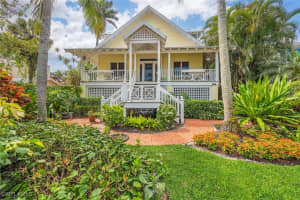 756 8th Ave S, Naples